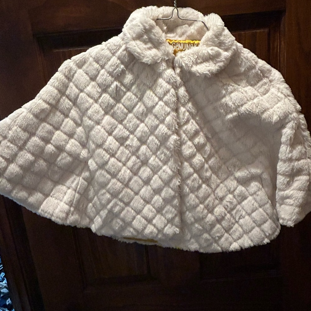 Great quality. No stains. Good condition.
